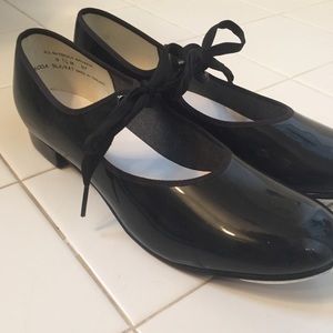 Tap shoes